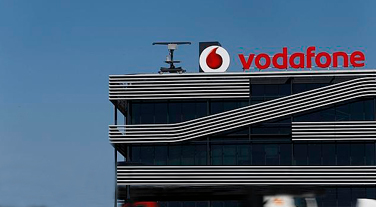 Vodafone España ingresa por servicio 2.205 millones de euros en el primer semestre del año fiscal, un 4,7%<sup>1</sup> menos