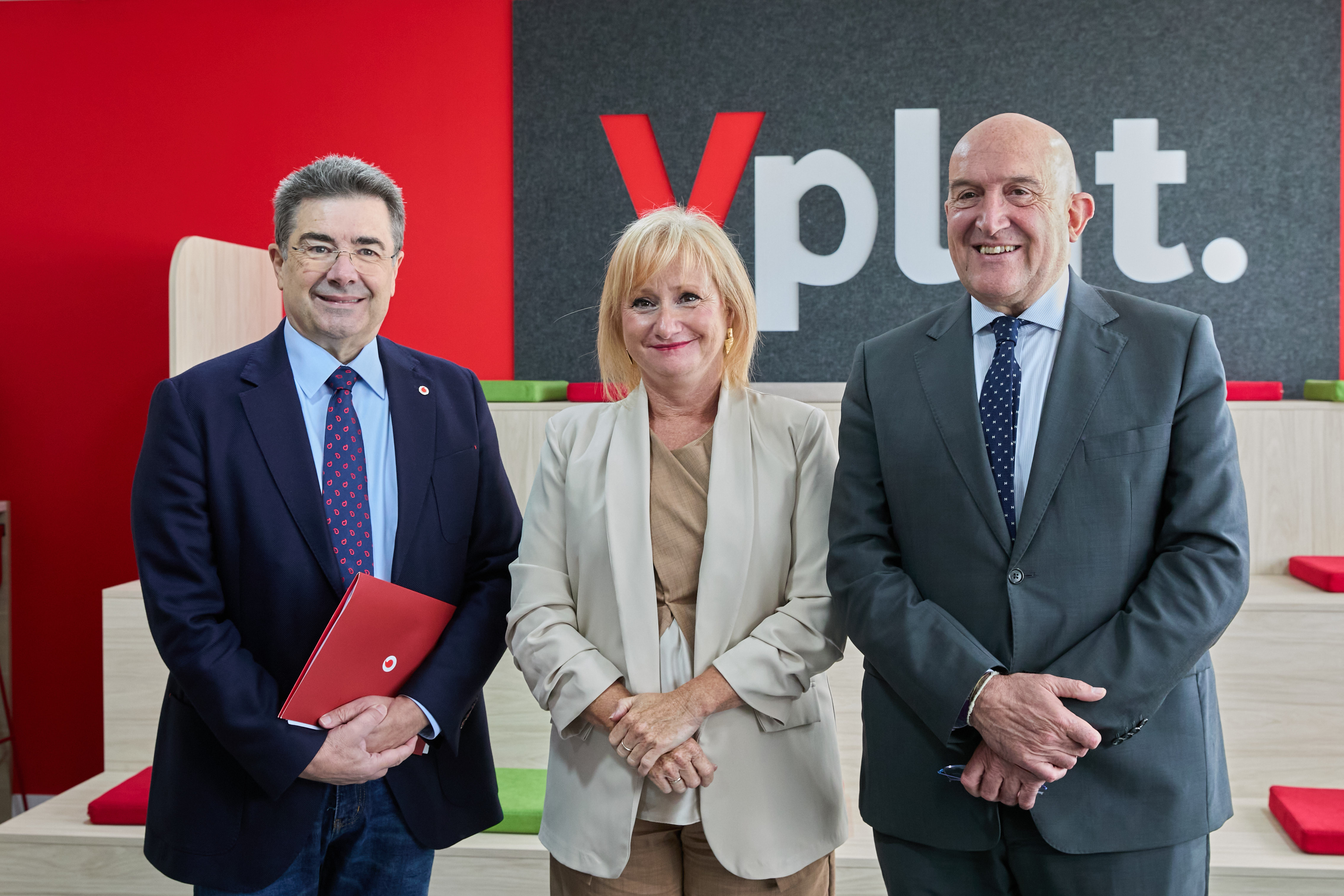 <strong>Vodafone España ha inaugurado hoy "Vplat", su centro de atención comercial en Valladolid</strong><br/>  