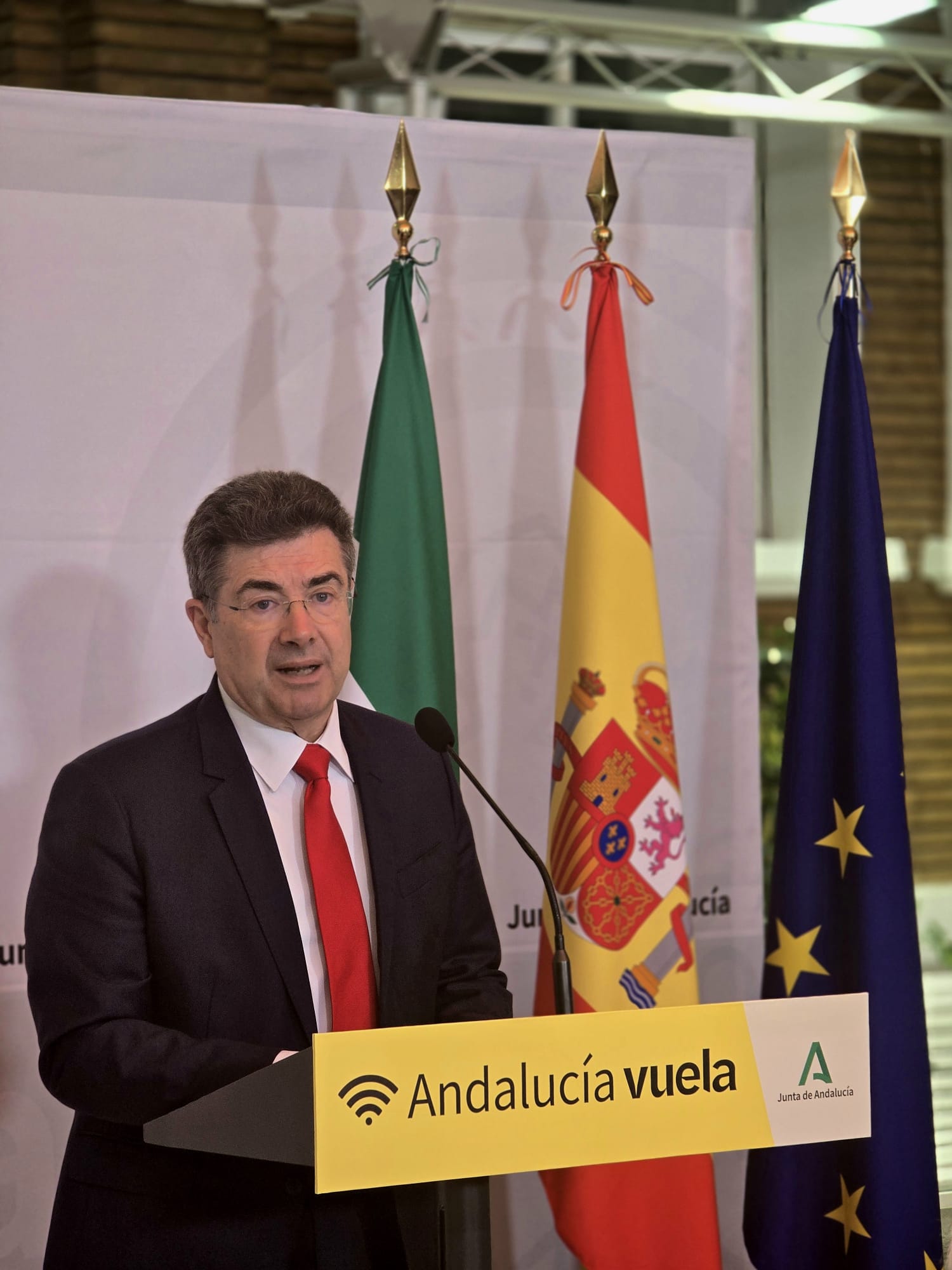 <strong>La Junta de Andaluc&iacute;a y Vodafone Espa&ntilde;a despliegan WiFi gratuito en m&aacute;s de 600 centros sanitarios andaluces para m&aacute;s de 8,7 millones de ciudadanos</strong><br/> &nbsp;