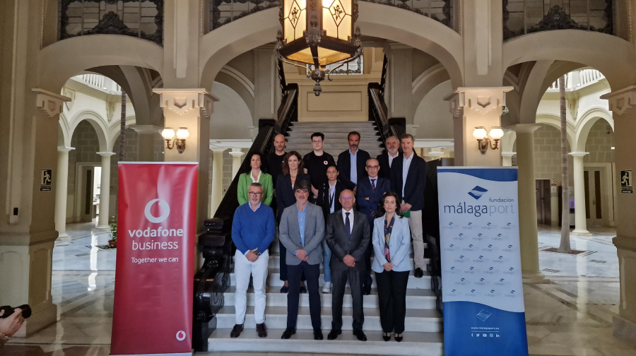 Vodafone Innovation Hub realiza un piloto para monitorizar el tránsito de camiones en el Puerto de Málaga durante el proceso de control aduanero