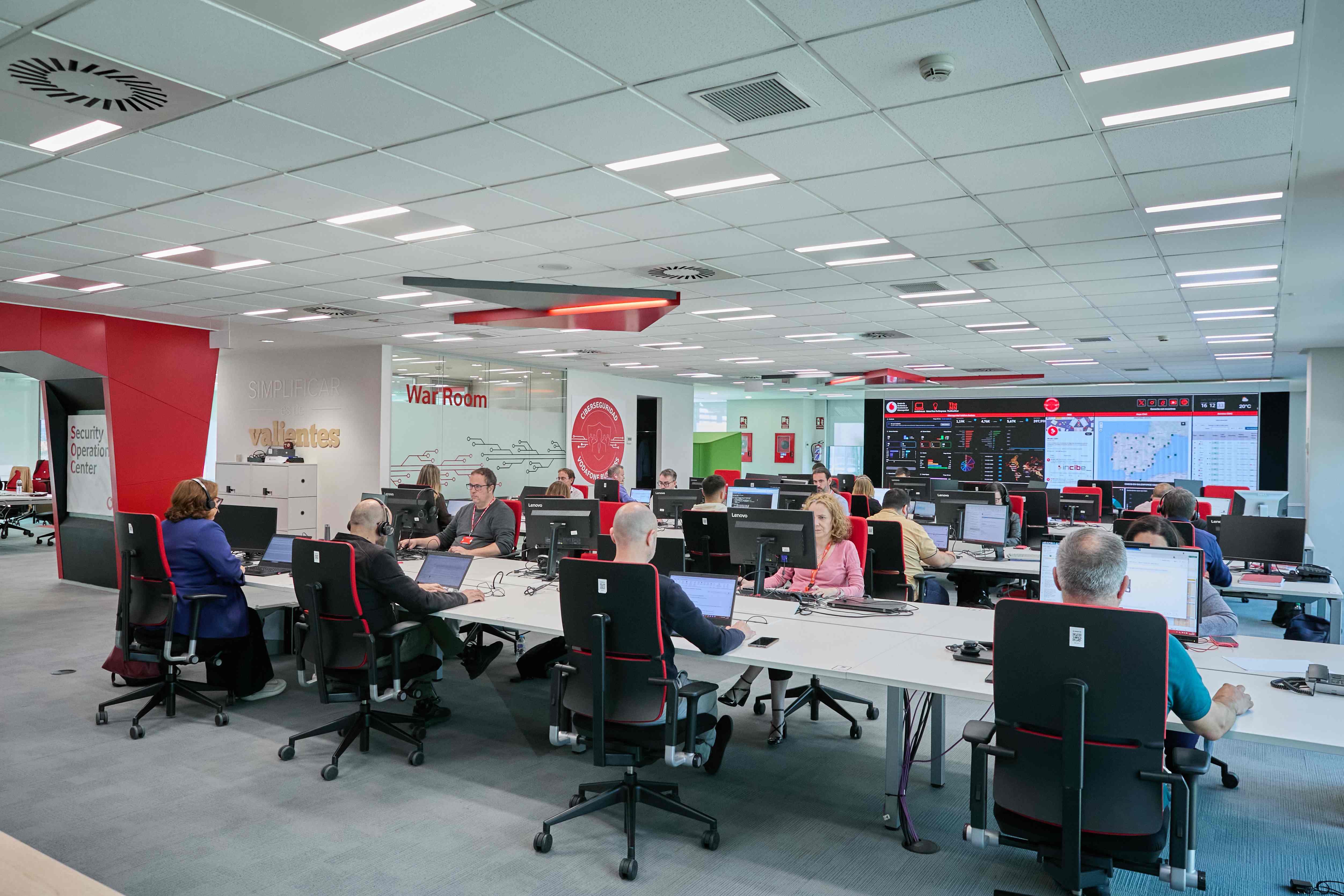 Los centros de ciberseguridad de Vodafone han bloqueado 20 millones de ciberamenazas empresariales en el último año y blindan 5,5 millones de líneas móviles