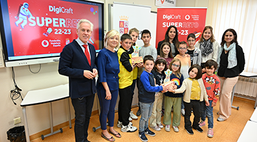 La Fundación Vodafone España y la Consejería de Educación de la Junta entregan los premios del ‘SuperReto DigiCraft’ de Castilla y León