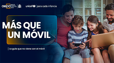 La AEPD y UNICEF España ofrecen a las familias las claves que deben tener en cuenta al regalar un móvil a sus hijos e hijas